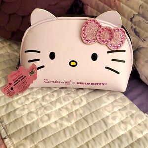NWT Hello kitty pink bling bling make-up 👝